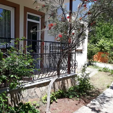 Apart-hotel Gunebakan Apart *